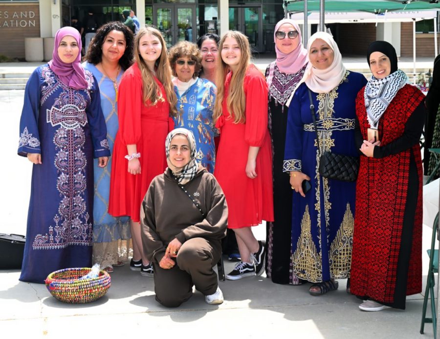 Dr. Sonia, Dr. Noha, singers, organizers, and local Arab Americans entrepreneurs in the Arab Countries Showcase.