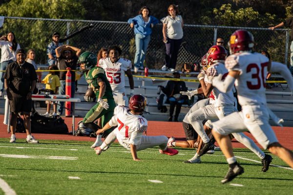 Isaac Syph explodes for a huge kick return late in the fourth quarter. A tripping foul by a Glendale defender is the only thing that keeps Syph from scoring. 